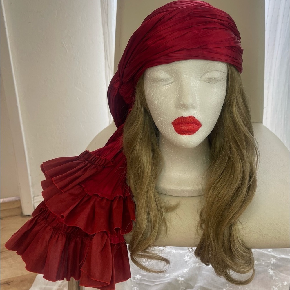 Beautiful red scarf!